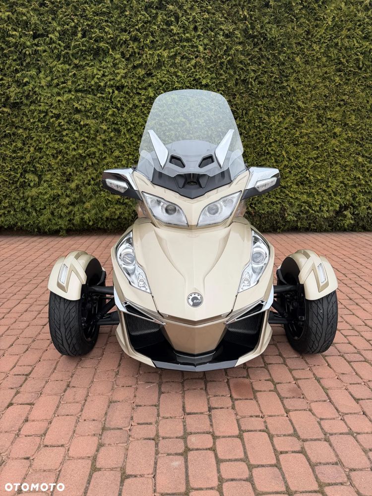Can-Am Spyder - 2