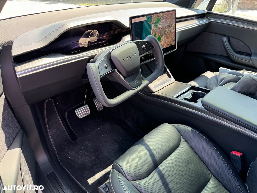 Tesla Model X - 10