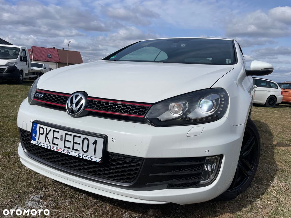 Volkswagen Golf - 1