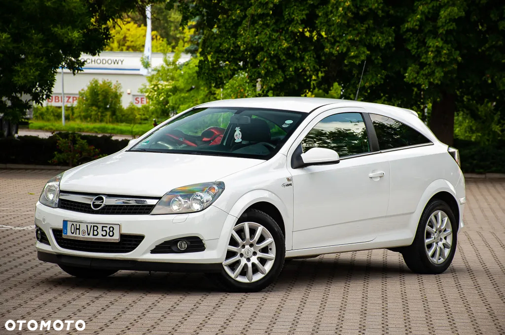 Opel Astra GTC 1.6 - 16