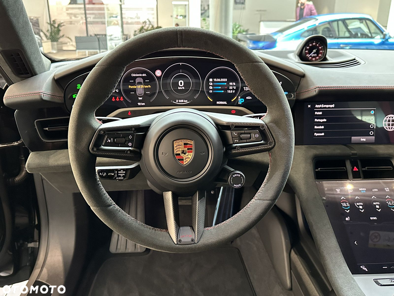Porsche Taycan GTS Sport Turismo - 16
