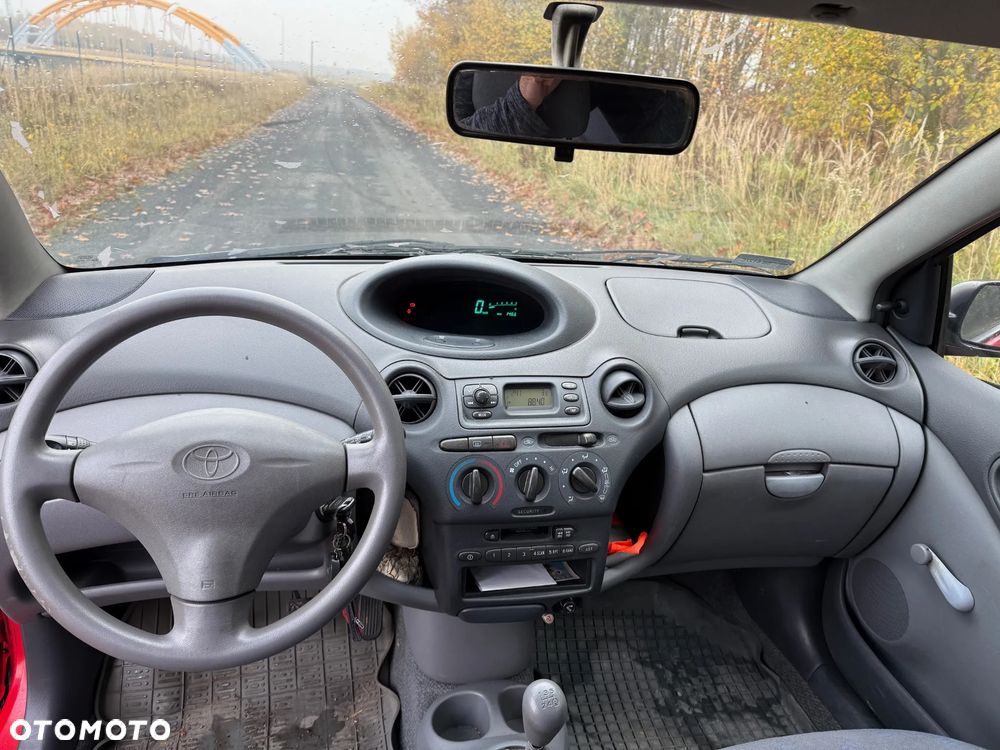 Toyota Yaris 1.0 Base - 15