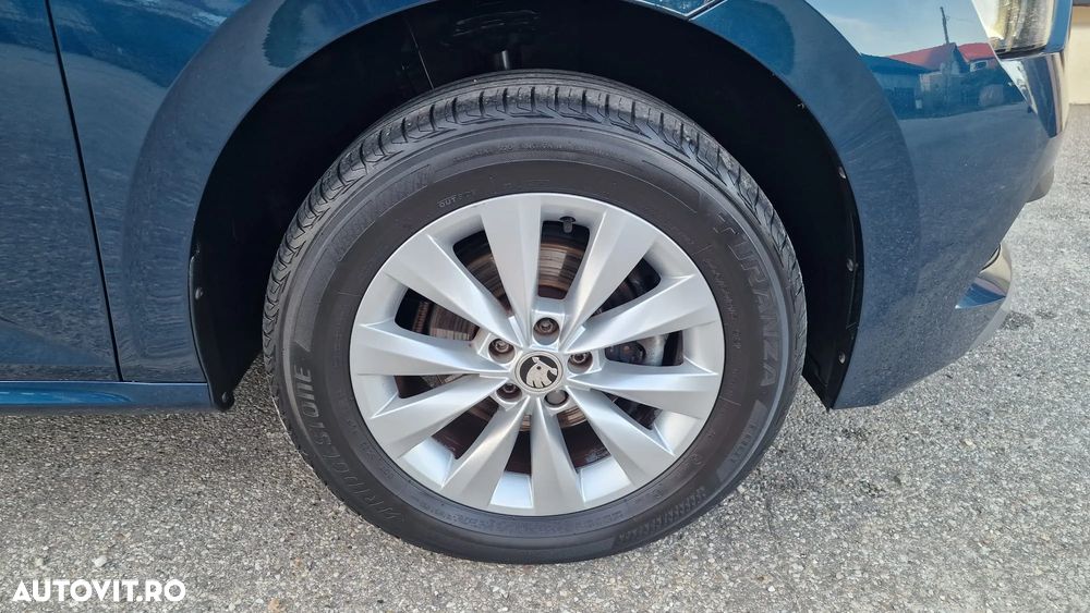 Skoda Kamiq 1.0 TSI DSG Active - 37