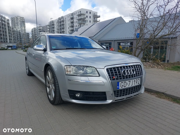 Audi S8 5.2 FSI Quattro