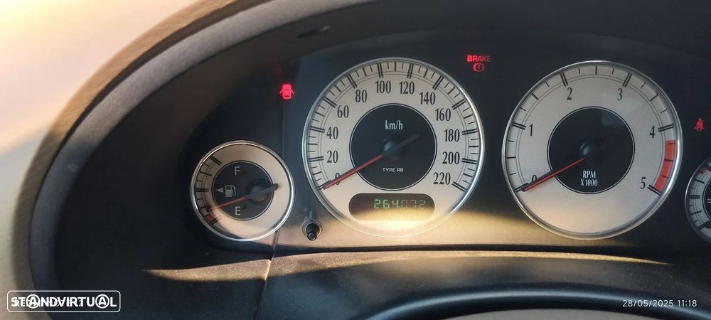 Chrysler Voyager 2.5 CRD LX - 26
