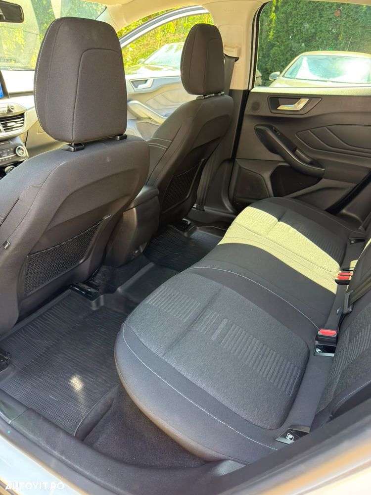 Ford Focus 1.0 EcoBoost 6MT MHEV Active X - 13