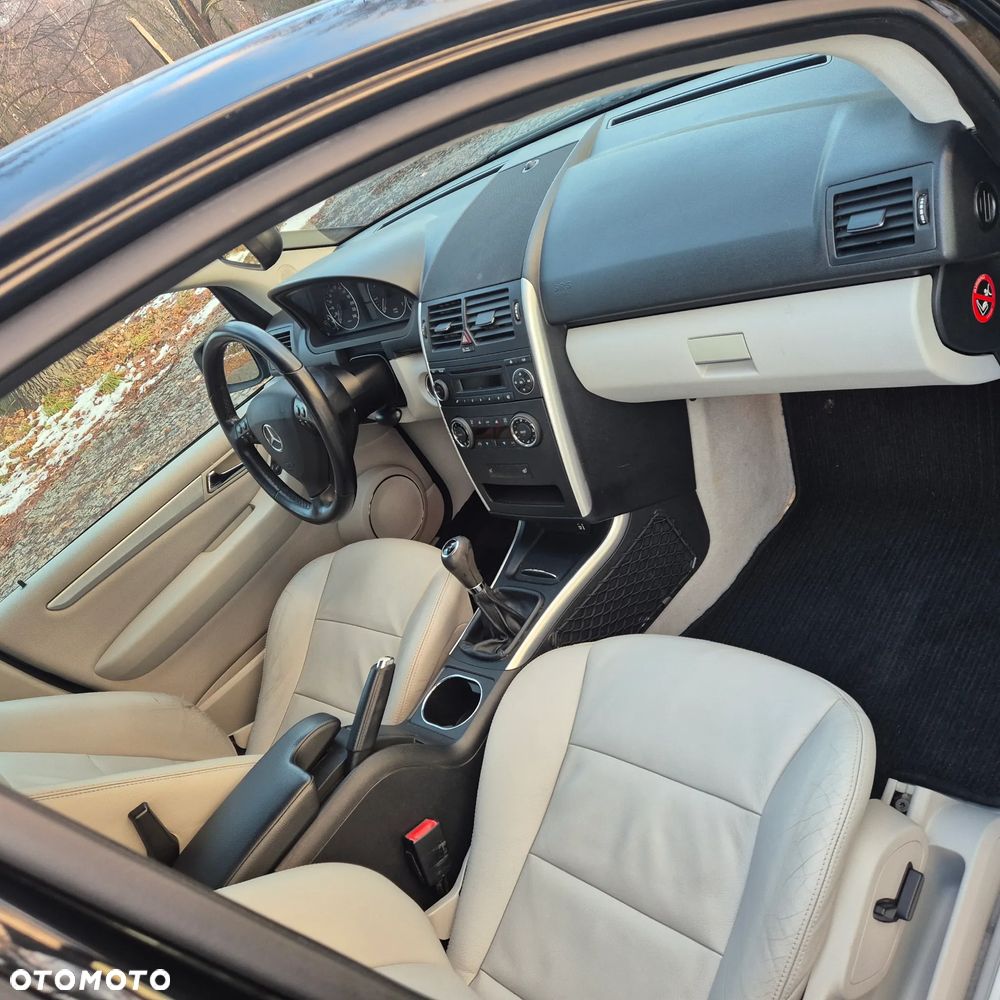 Mercedes-Benz Klasa A 150 Avantgarde Edition 10 - 11