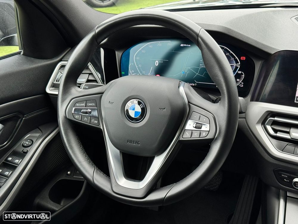 BMW 320 e Touring Auto - 23