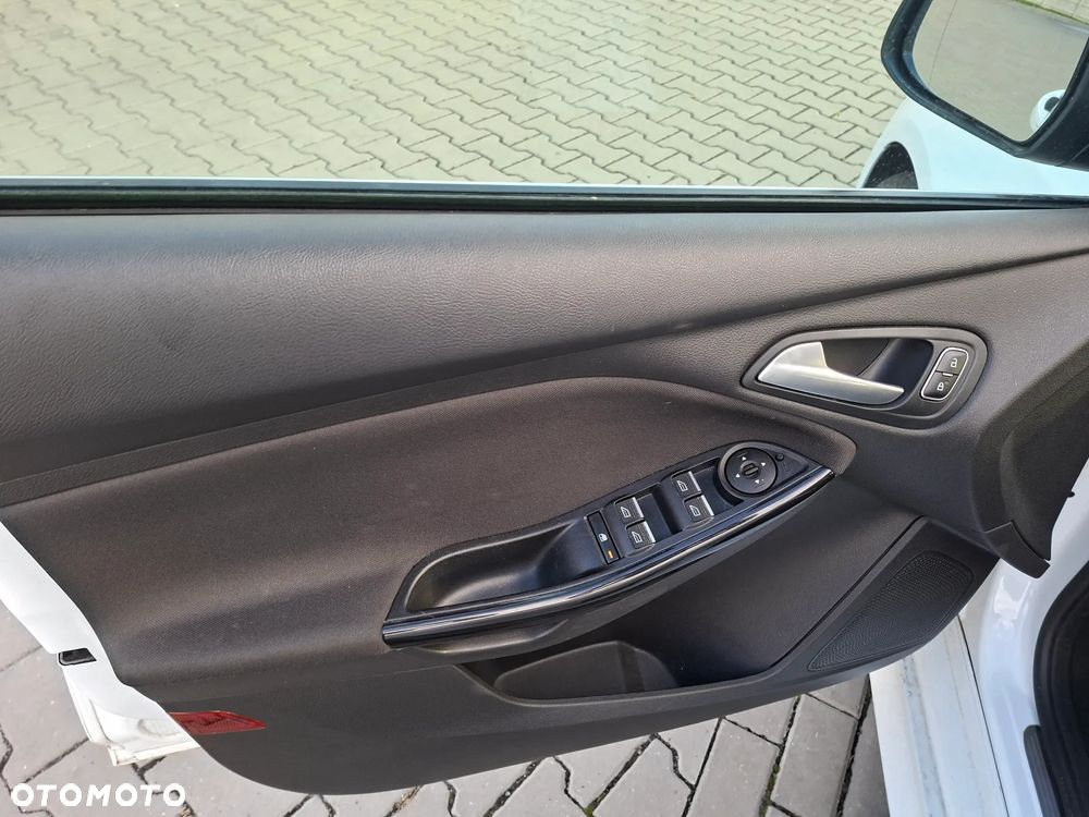 Ford Focus - 30