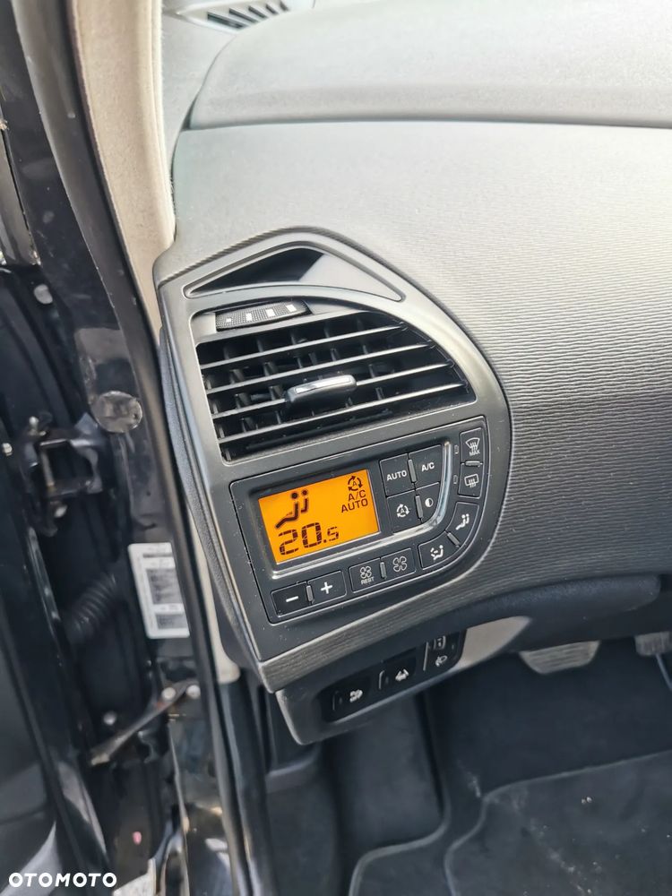 Citroën C4 Grand Picasso 2.0 HDi Exclusive - 15