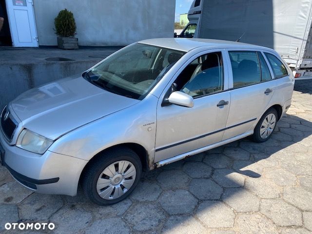 Fabia Kombi 1.4 16v BBY czesci maska zderzak lampa klapa - 1