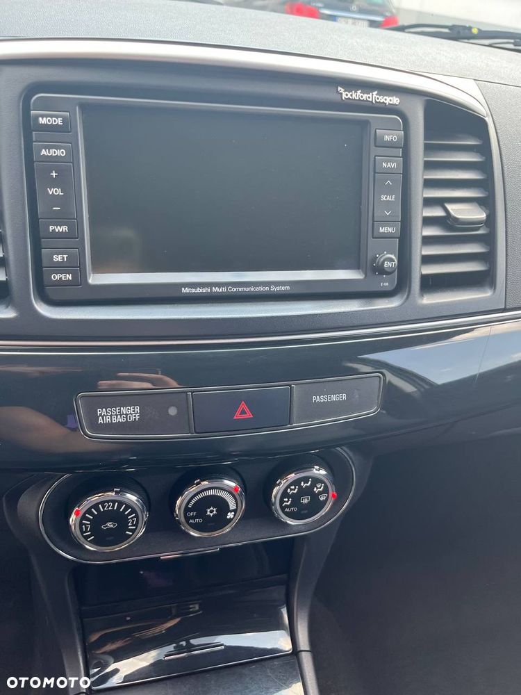 Mitsubishi Lancer - 12