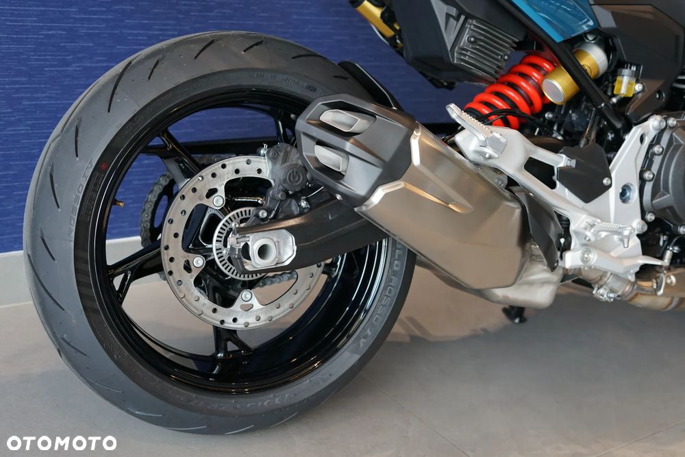 BMW F - 28