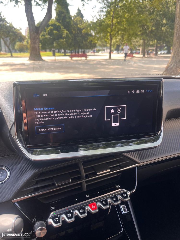 Peugeot 2008 1.2 PureTech Allure Pack - 21