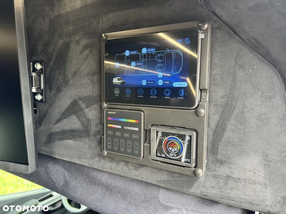 Mercedes-Benz Sprinter - 25