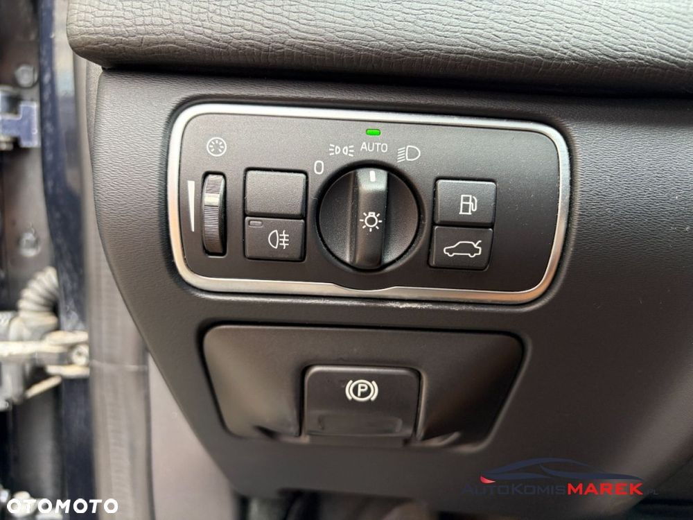 Volvo XC 60 D4 AWD Momentum - 23