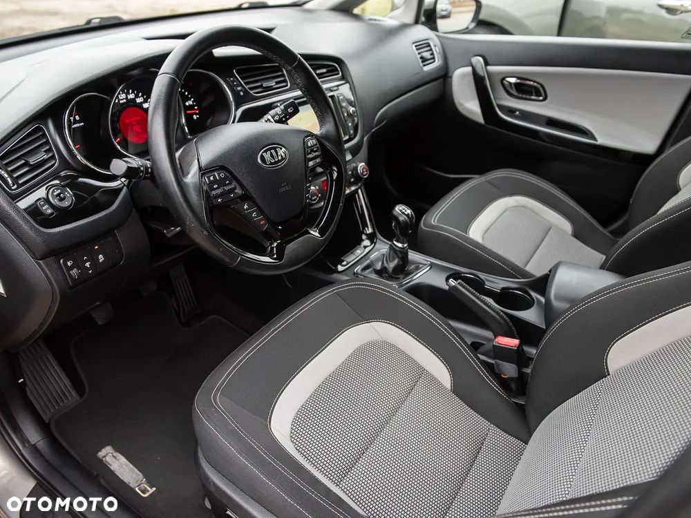 Kia Ceed 1.6 GDI Business Line - 16