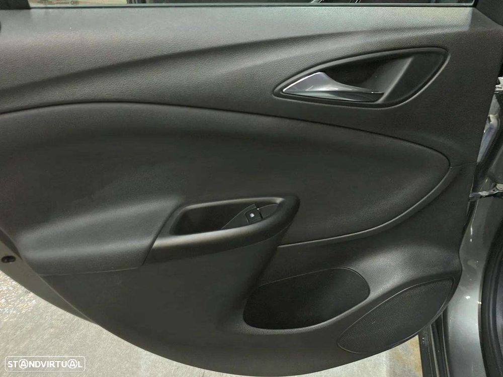 Opel Astra Sports Tourer - 21