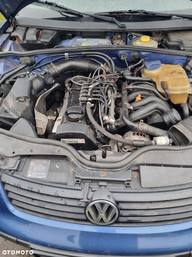 VW Passat b5 sedan przedlift 1.6 8v ANA lakier LR5V na części - 8