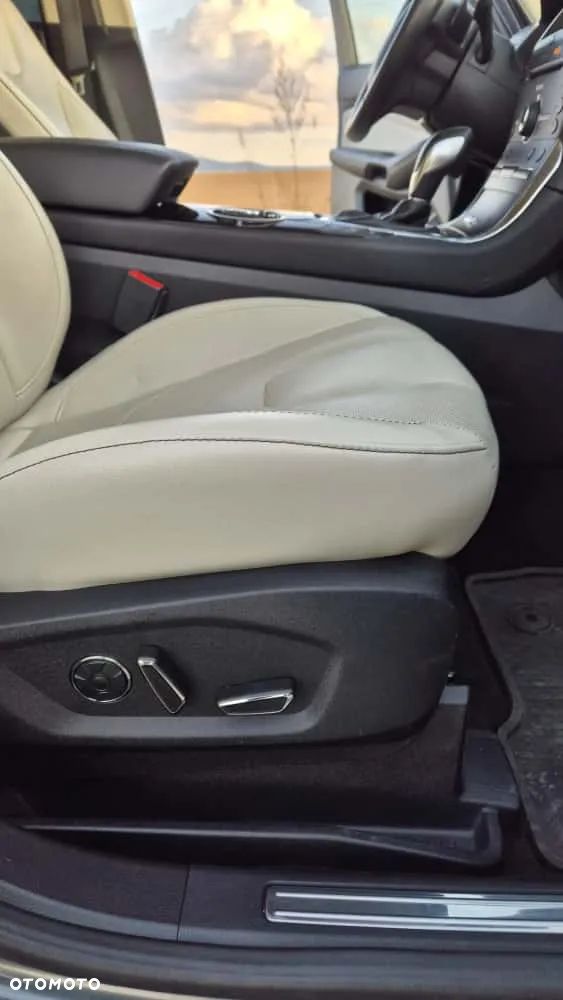 Ford S-Max ver-2-0-tdci-4wd-titanium-powershift - 12