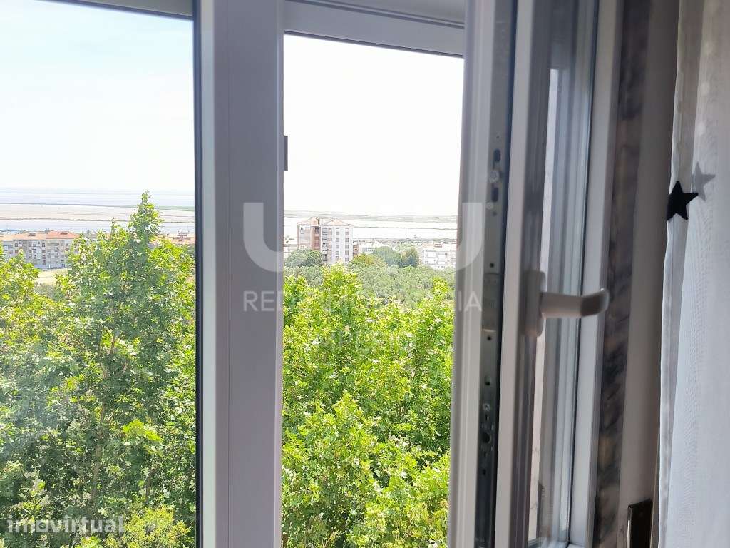 T2 com Vista Rio | Urbanização Alto da Eira | Santa Iria da Azóia - Grande imagem: 4/25