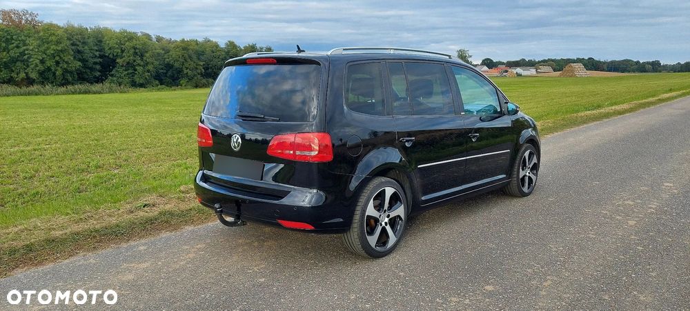 Volkswagen Touran - 10