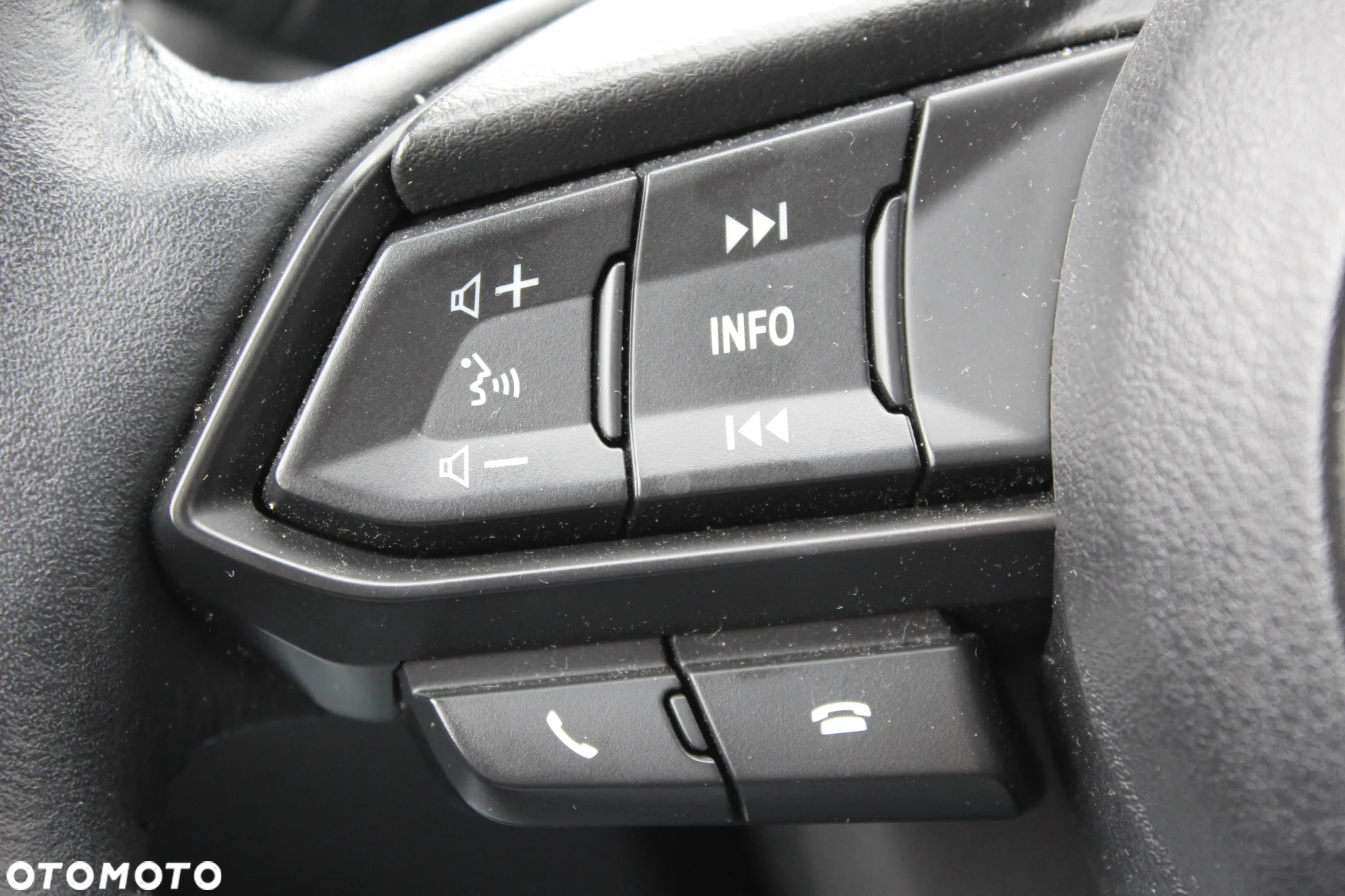 Mazda 2 SKYACTIV-G 90 Homura - 17