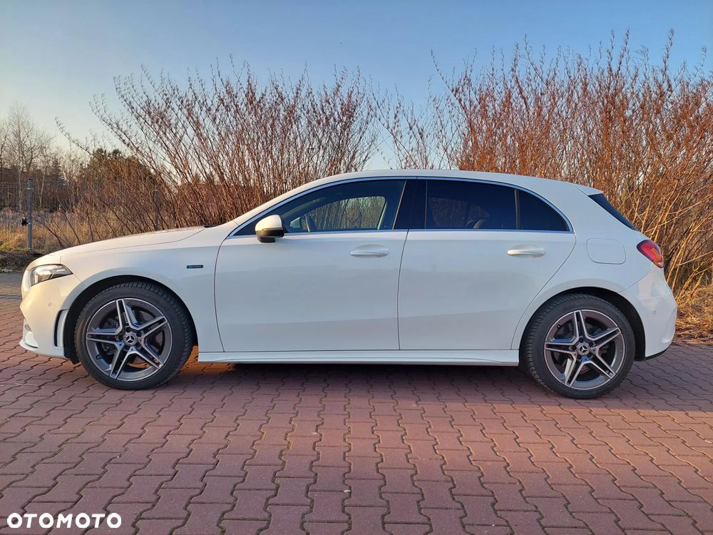 Mercedes-Benz Klasa A 250 E AMG Line 8G-DCT - 12
