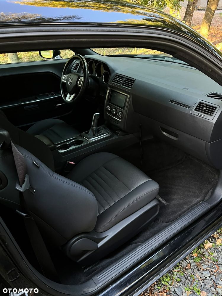 Dodge Challenger - 19
