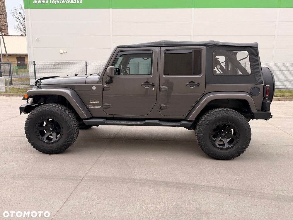 Jeep Wrangler - 5
