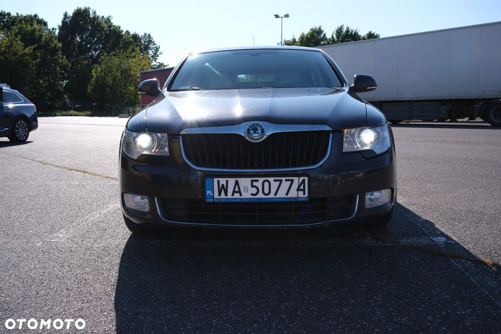 Skoda Superb 2.0 TDI Elegance DSG - 9