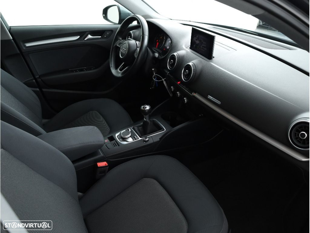 Audi A3 Sportback 30 TDI - 14