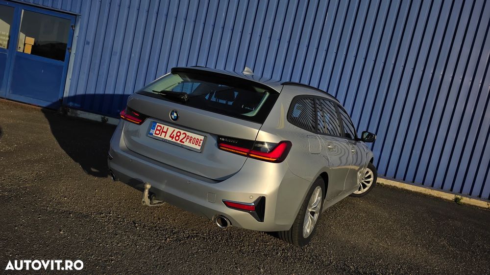 BMW Seria 3 320d Touring Aut. Sport Line - 4