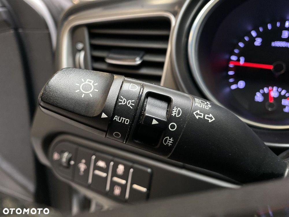 Kia Ceed - 24