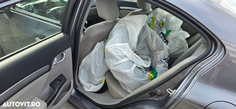 Honda Civic 1.8 MT ES - 9