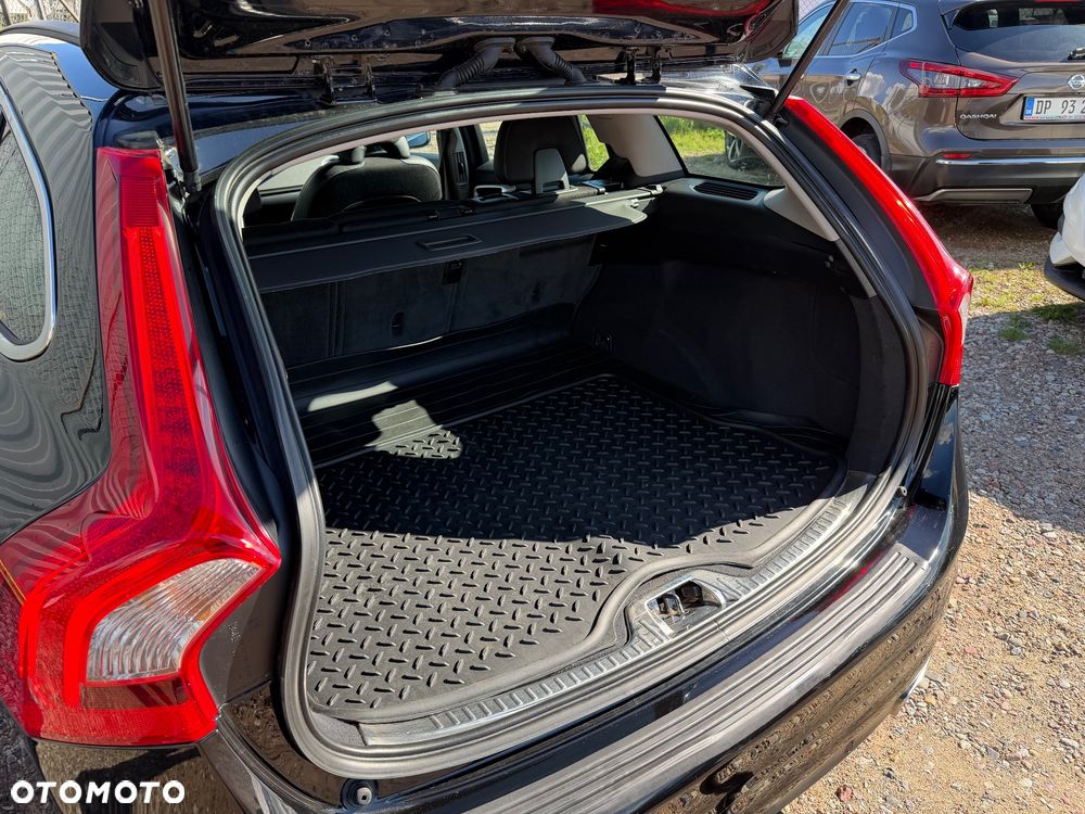 Volvo V60 D4 Drive-E Momentum - 37