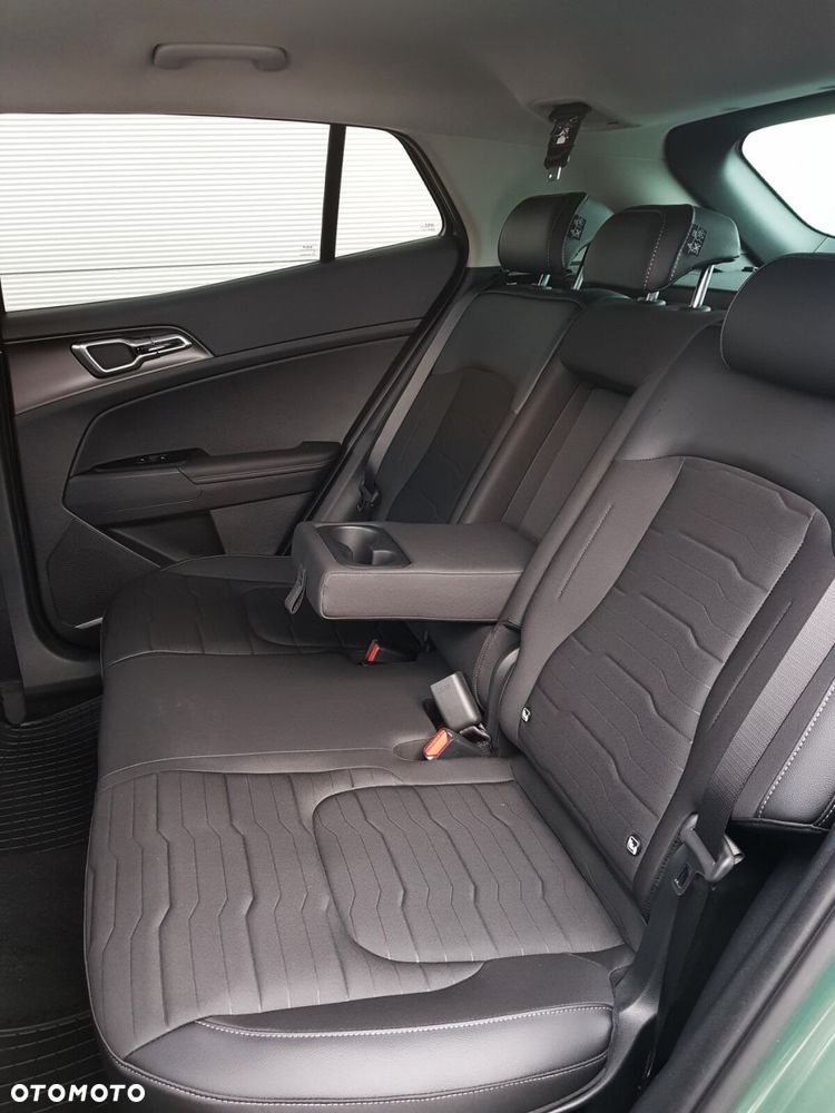 Kia Sportage 1.6 T-GDI HEV Anniversary 2WD - 32