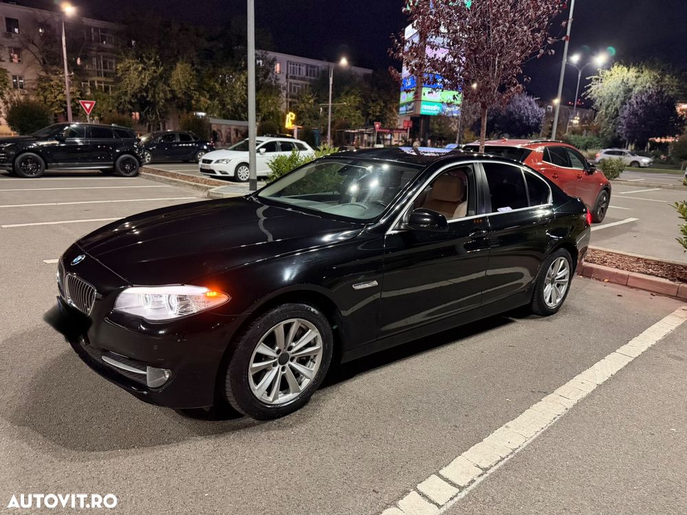 BMW Seria 5 525d xDrive - 28