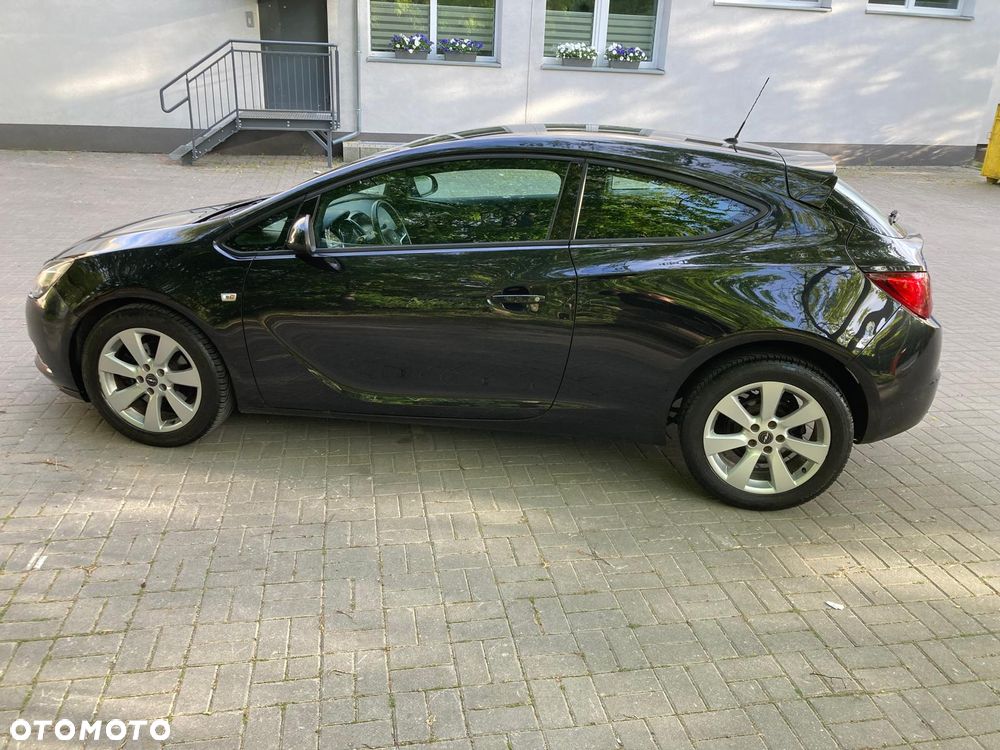 Opel Astra 2012 photo 5