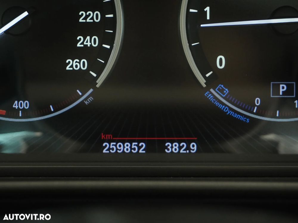 BMW Seria 5 520d Sport-Aut. - 36
