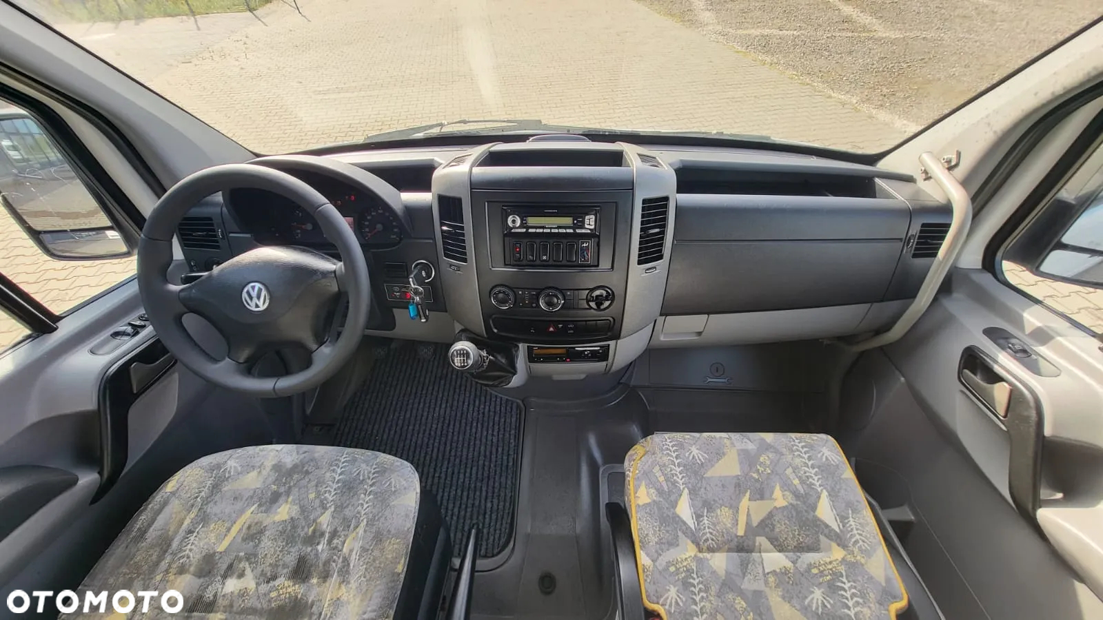 Volkswagen Crafter - 24 miejsca - 11