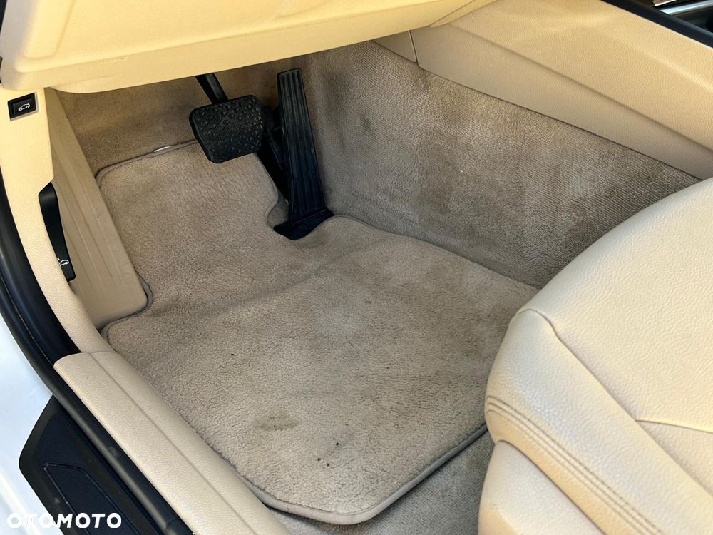 BMW Seria 3 320i - 21