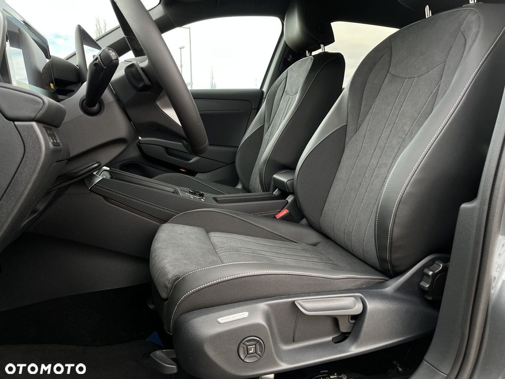 Volkswagen T-Roc - 16