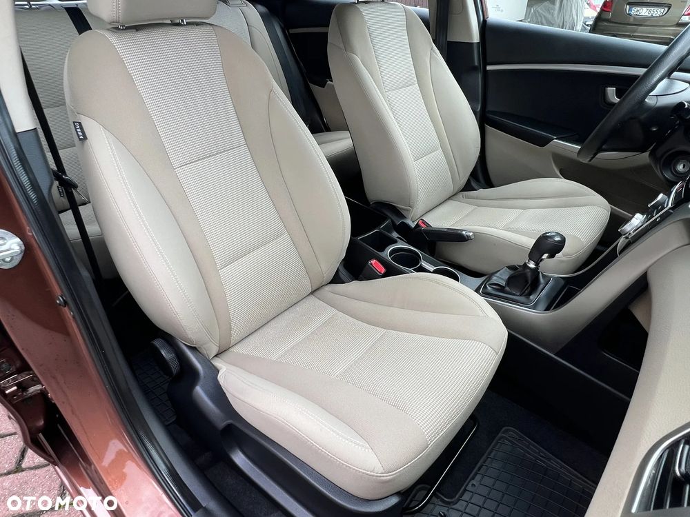 Hyundai i30 1.4 Comfort - 27