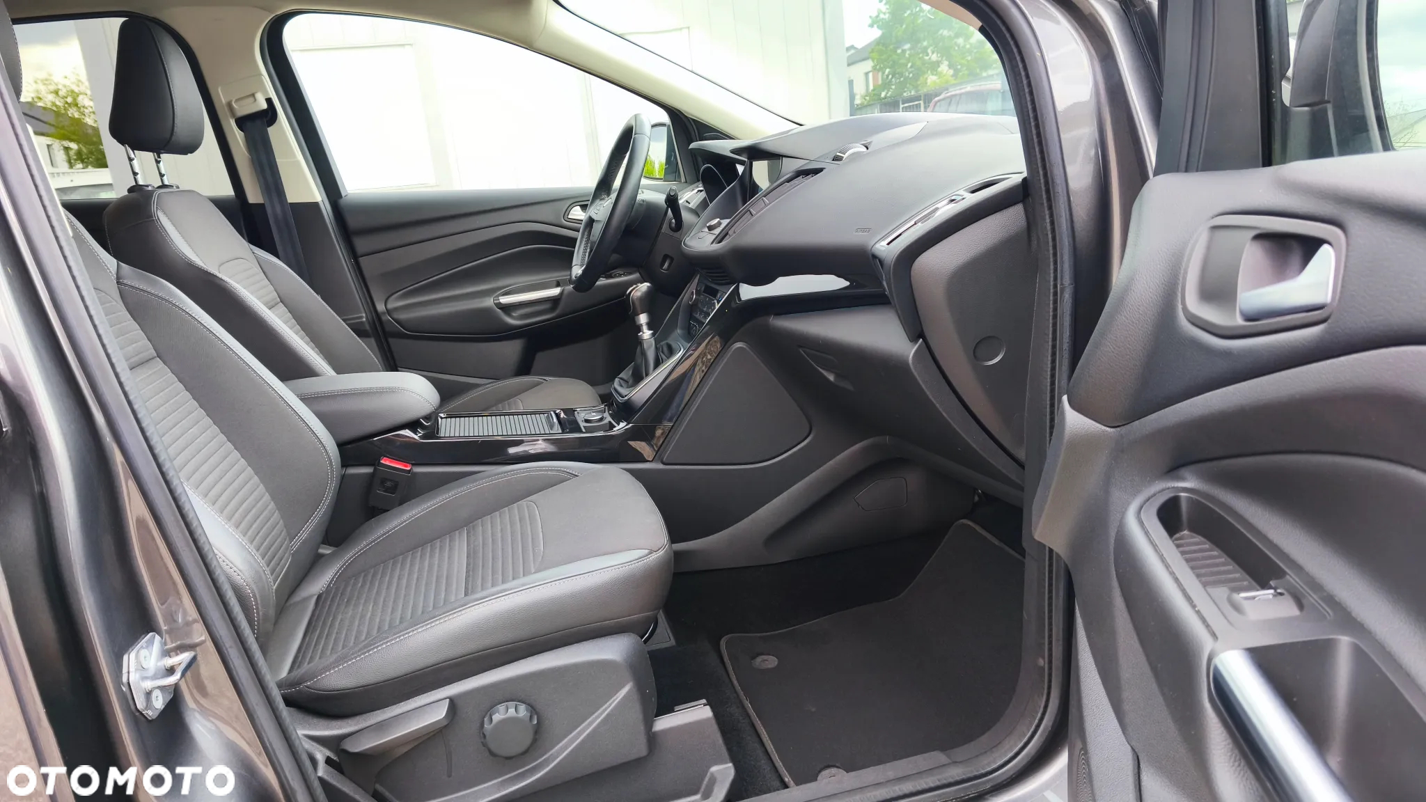 Ford Kuga 1.5 EcoBoost 2x4 Titanium - 23