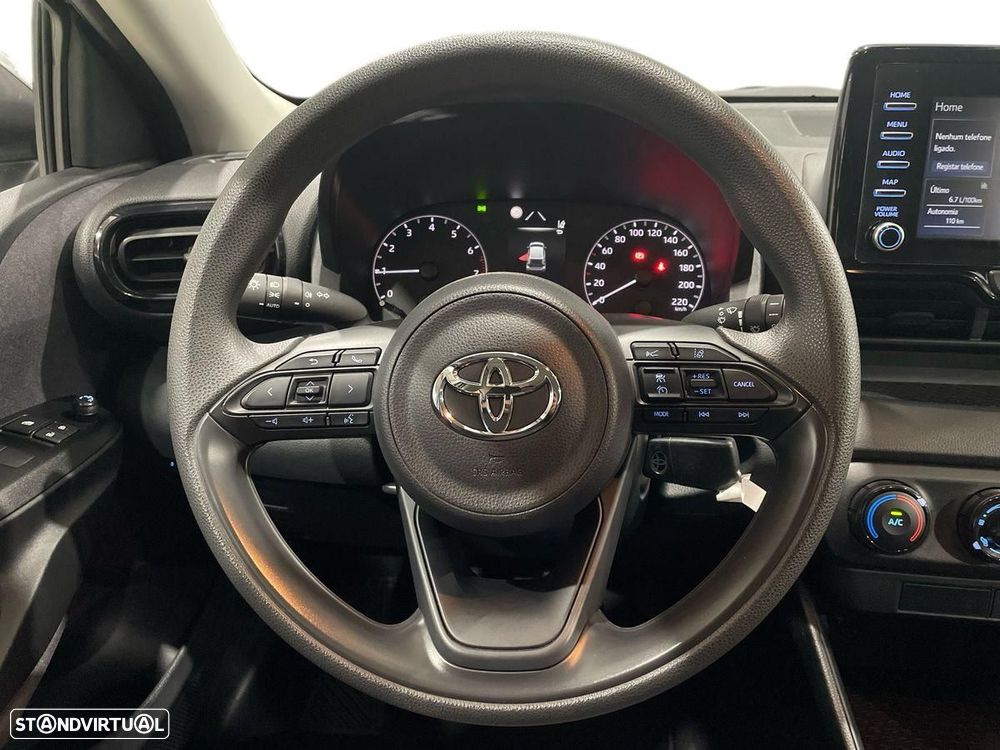Toyota Yaris — fotografia 13