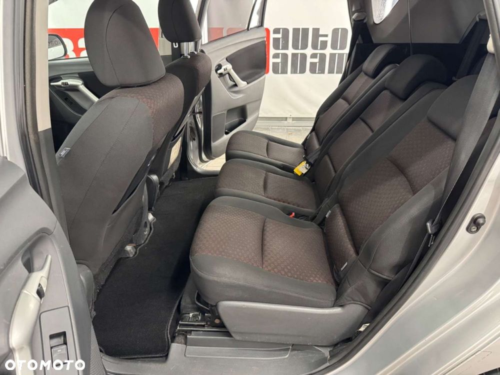 Toyota Verso - 32