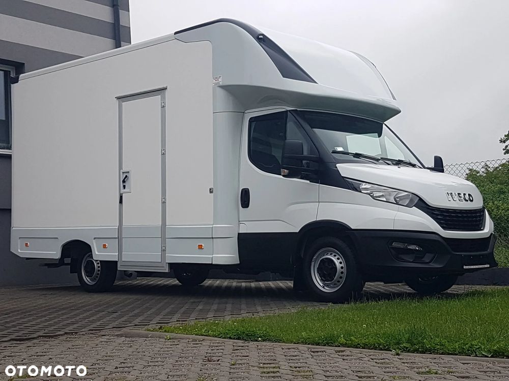 Iveco DAILY KONTENER NISKOPODŁOGOWY 4,43x2,23x2,42 SKLEP FOODTRUCK BAR KLIMA KONIOWÓZ KAMPER - 29