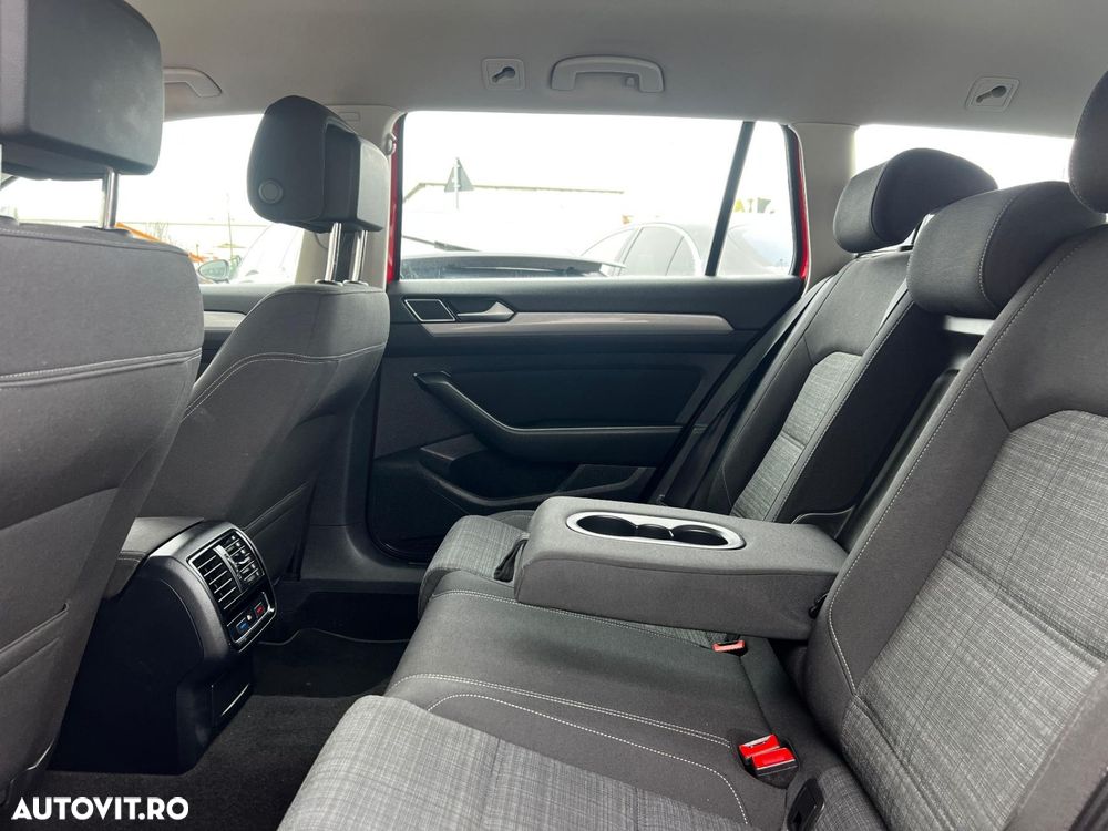 Volkswagen Passat 2.0 TDI SCR DSG - 37