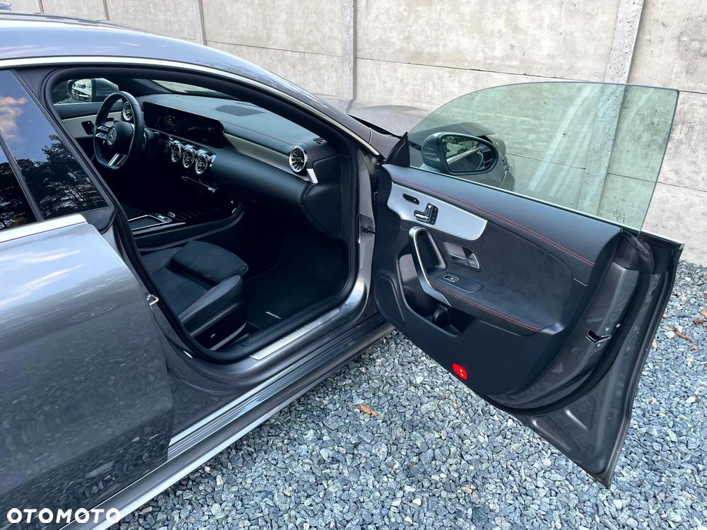 Mercedes-Benz CLA - 21